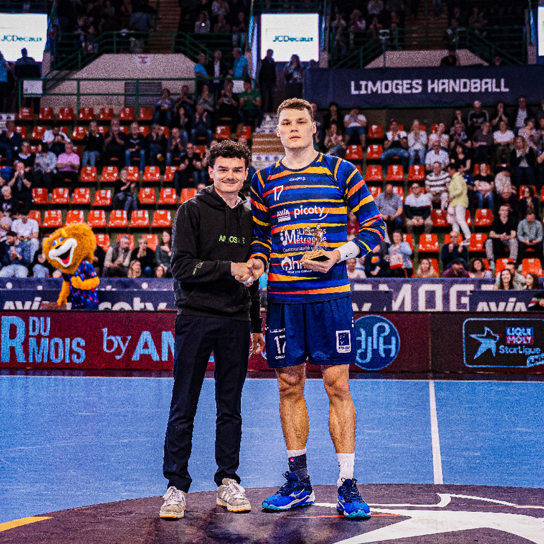 Joueur du Mois LNH, trophée remis par les étudiants.